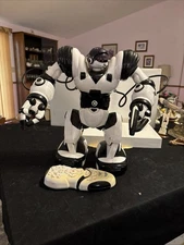 WowWee Robosapien 14" Sound Movement R/C Robot With Remote- TESTED