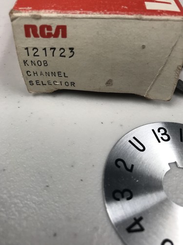 Vintage RCA 121723 Stereo Knob Channel Selector Plate, 13 Channel And U - Picture 2 of 2