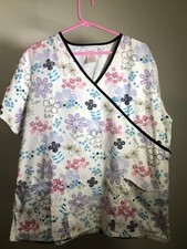Women's Scrub Top w/Flowers Size Large