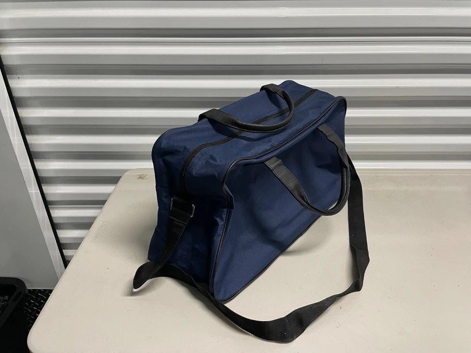 Винтажная спортивная дорожная сумка CAMUTO унисекс отделка из искусственной кожи Weekender темно-синяя - Изображение 4 из 4