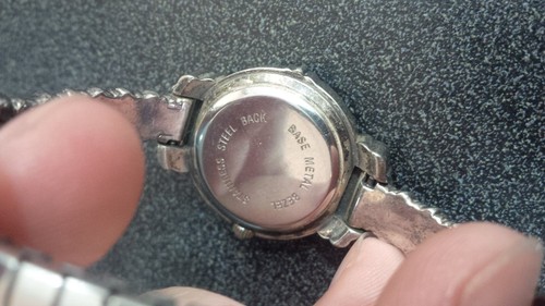 Raymond Daneil vintage style bangle stretch band quartz watch - Picture 5 of 7