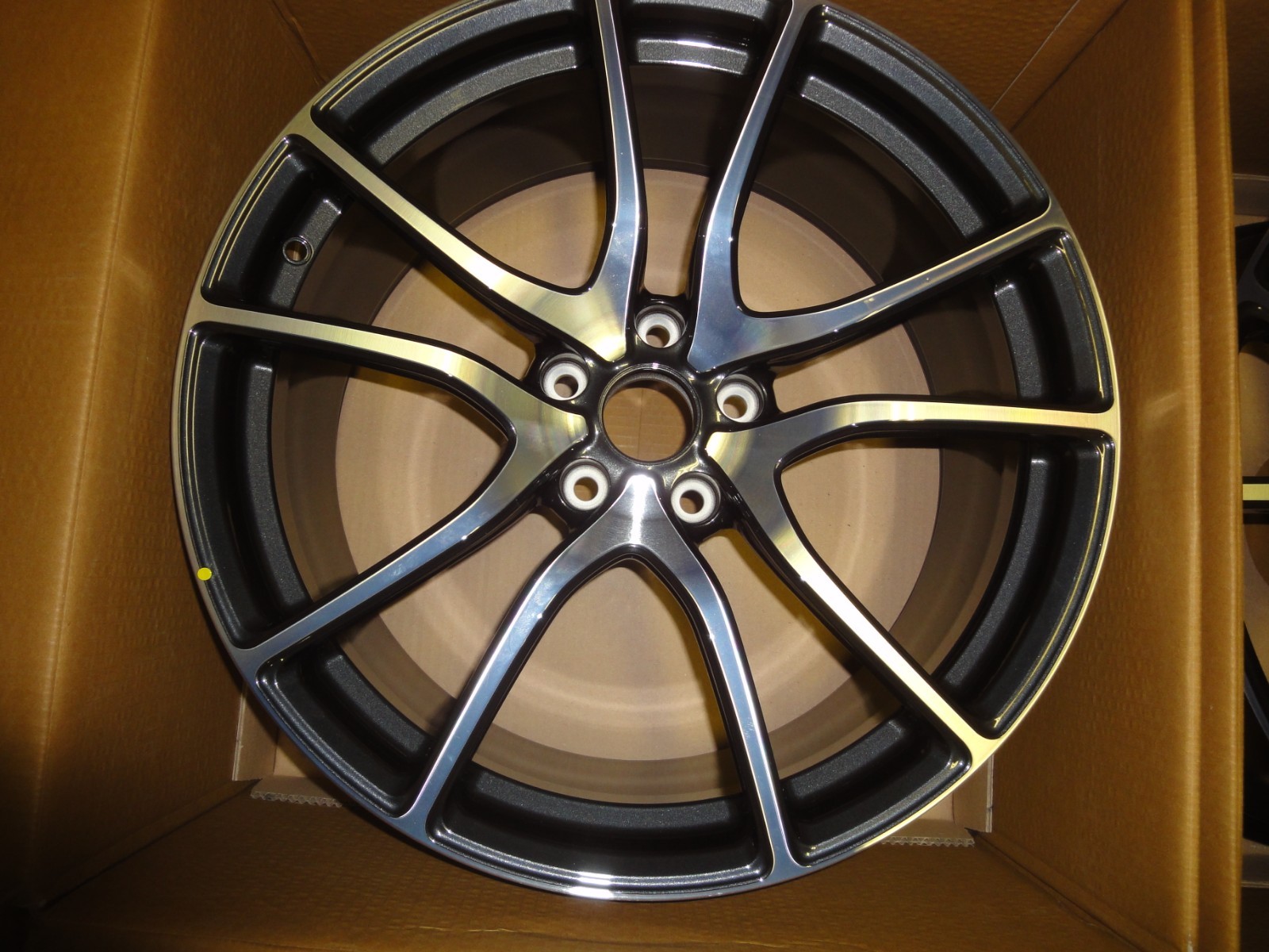 NEW McLaren 570S Premium Diamond Cut Front Wheels set of 2 NIB MINT FIT 2014 -19