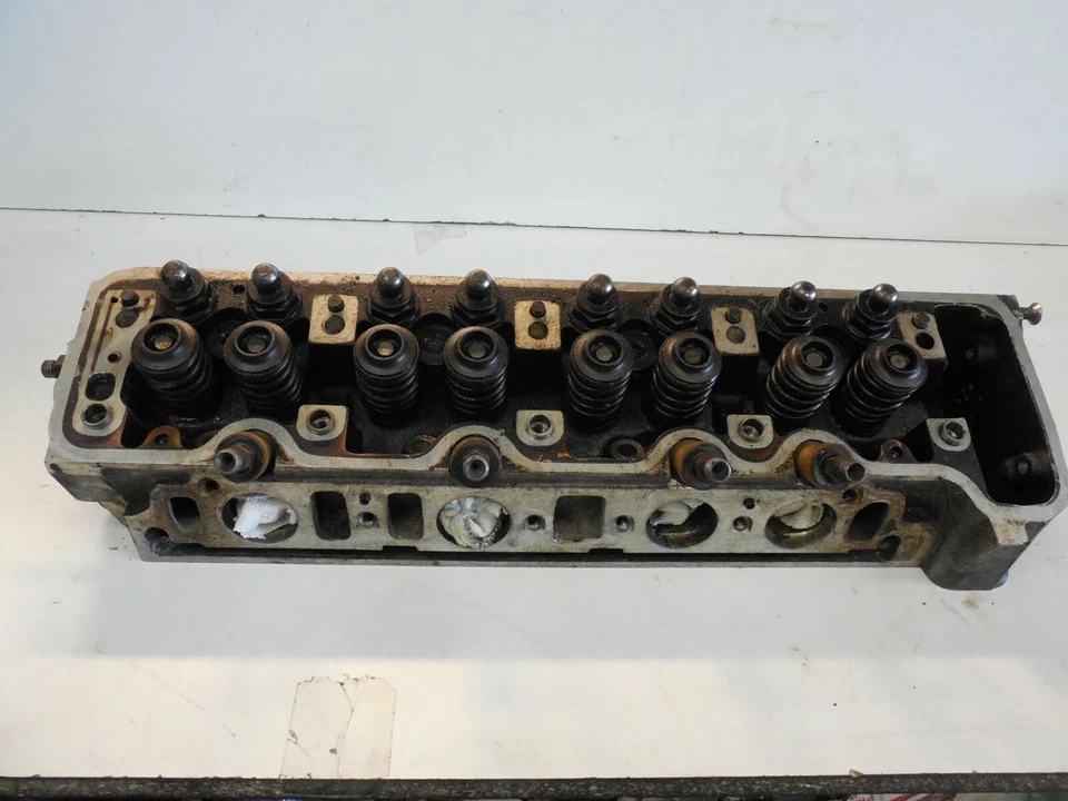 Culata izquierda mercedes-benz 4,5l v8 w116 sl r107 slc w126 1160162801 Foto 4 de 4