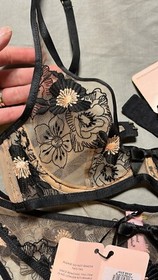 Agent Provocateur Janie Set 34B Sz 3 Brief 