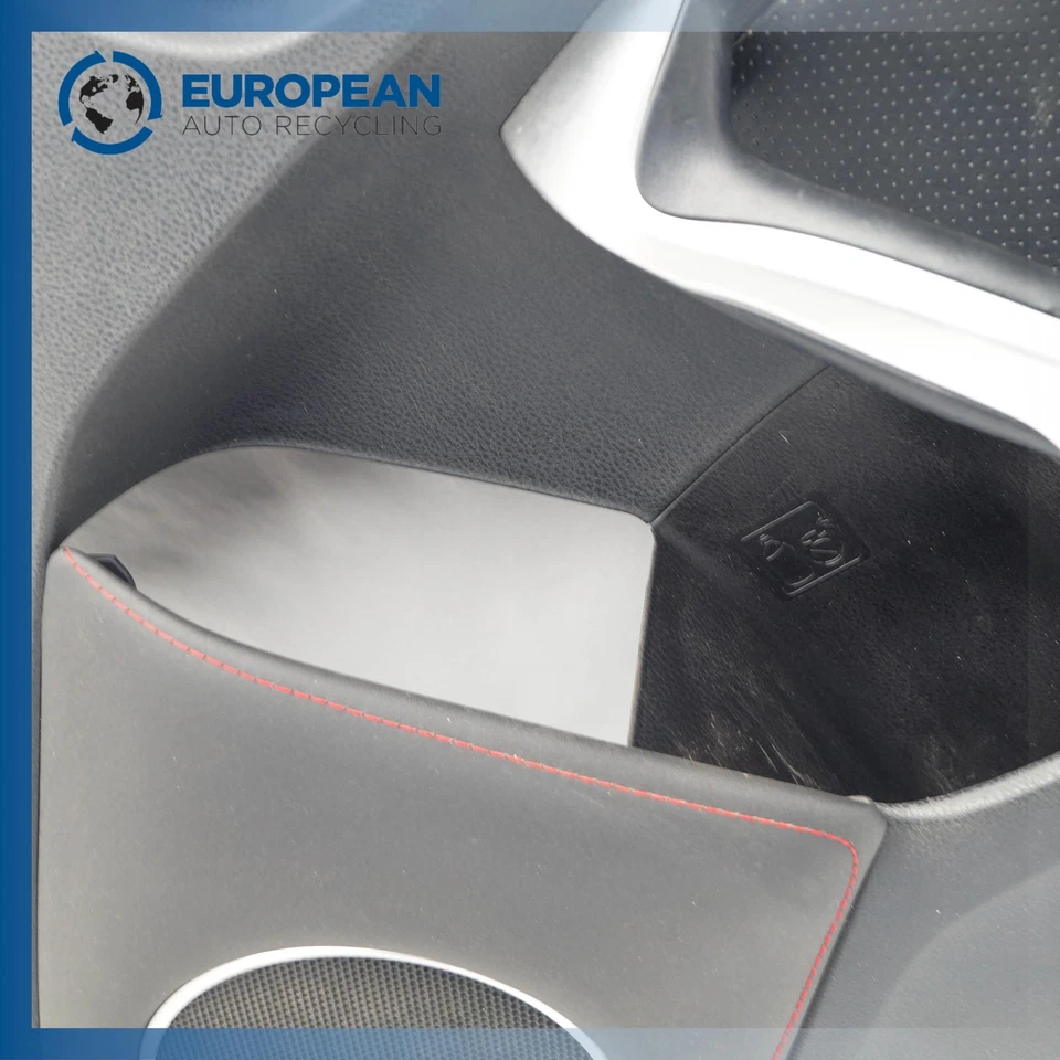 Panel de moldura de puerta delantera derecha Subaru BRZ 2017 - OEM NEGRO CON COSTURAS ROJAS Foto 4 de 4