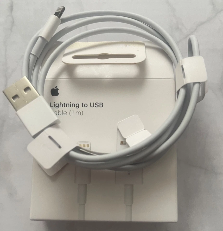 OFFICIAL  Apple MD819AM/A 2/1m Lightning to USB Cable for iPhone, iPad - Image 4 of 4