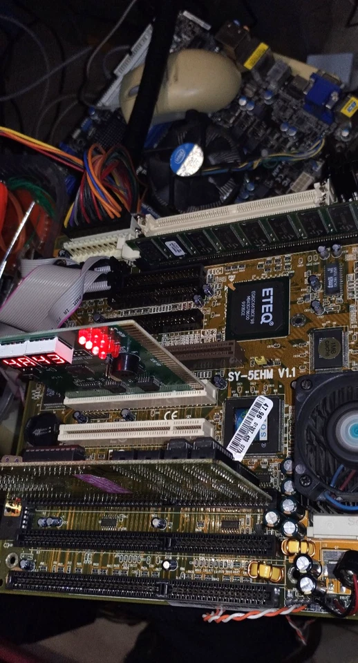 Mainboard SOYO MVP3 Super 7 SY-5EHM AT ATX - Agp Pci ISA ! Pentium K6-2/3 Cyrix - Immagine 3 di 4