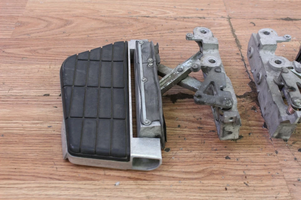 Honda Goldwing GL1500 1998 tablero/reposapiés trasero izquierdo y derecho - par Foto 2 de 4