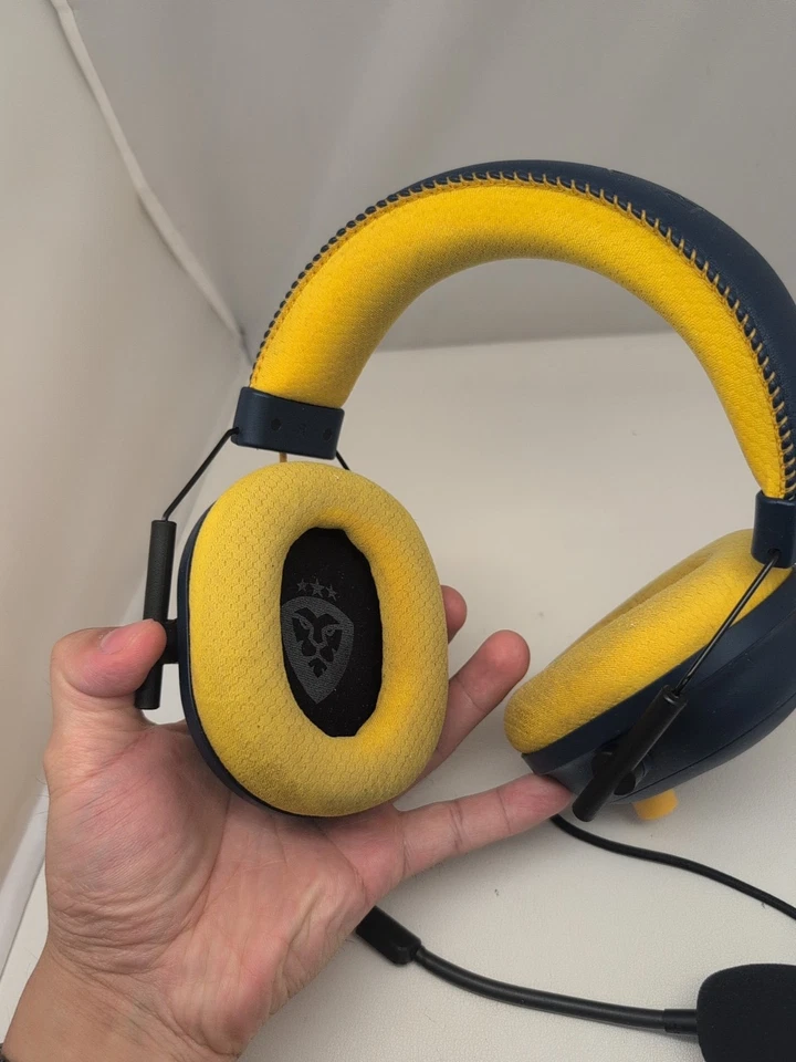 Razer Blackshark V2 Gaming Headset CourageJD Edition 1635 - Image 4 of 4