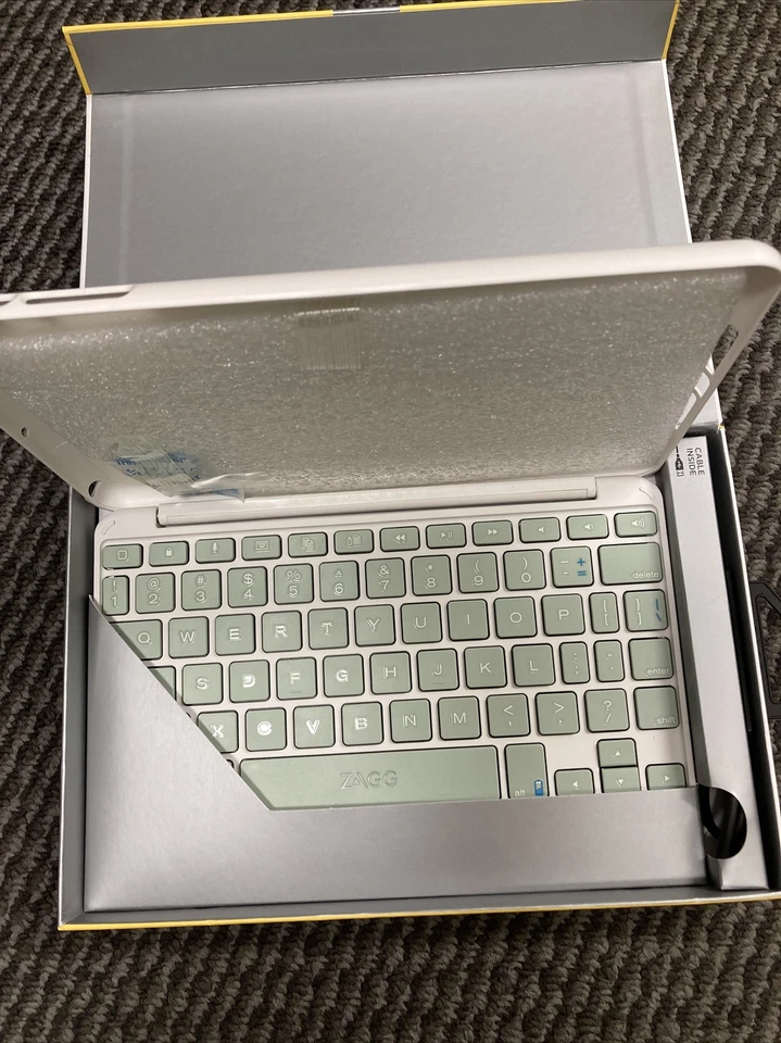 2X New ZAGG Folio Case Hinged with Bluetooth KeyboardFor iPad Mini 7.9inch-Green - Image 2 of 3