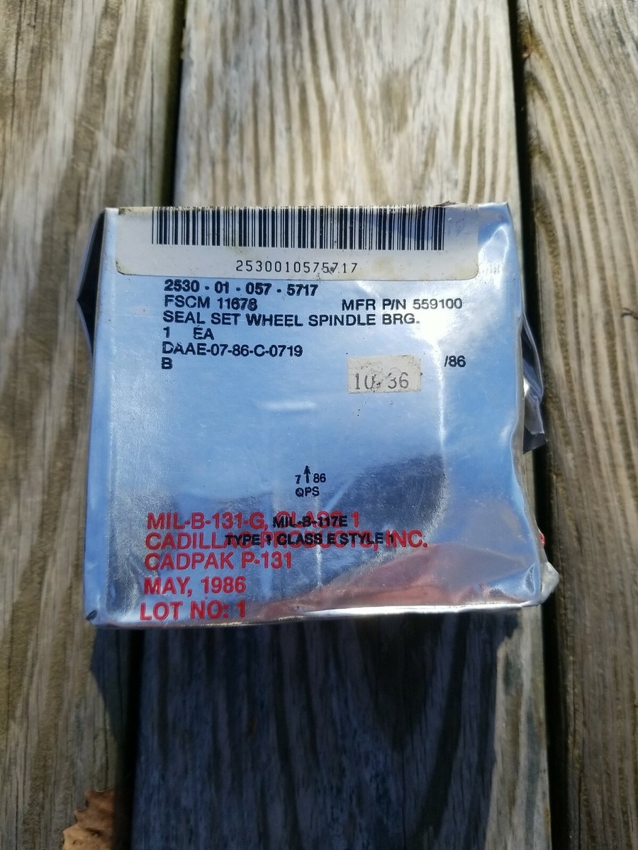 Seal Set for spindle bearing NOS Fits M151 M151A1 M151A2 Seal Set for spindle bearing NOS Fits M151 M151A1 M151A2