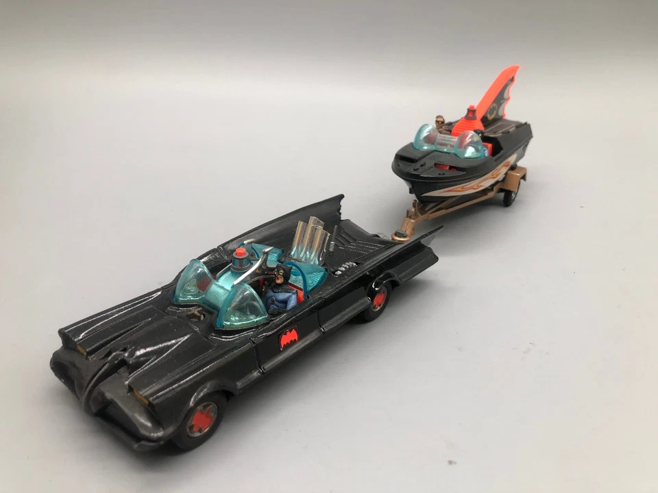 Modellautos 1:46 nicht 1:43 Corgi Batman Set Batmobil mit Batboat Gift Set 3 OVP - Bild 3 von 4