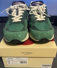 Peluche New Balance 990v3 X Santis Universitario Verde Dorado Talla 15