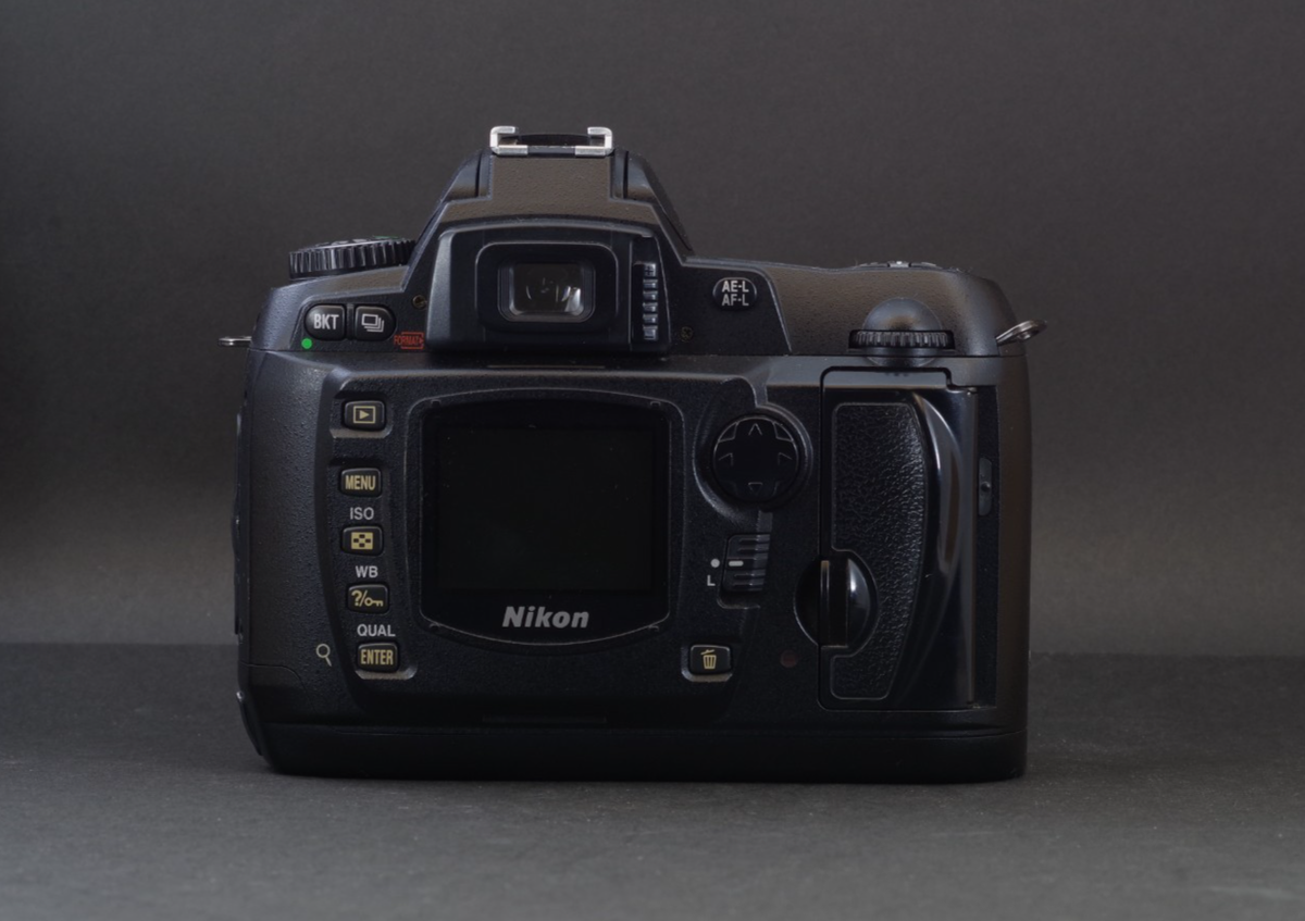 Top Mint】 NIKON D70 6.1MP CCD APS-C Digital SLR Camera Body from