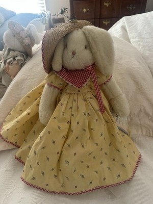 Bunnies By The Bay Merry Mary  Pre owned Vintage With Tags Collectible.   16 In