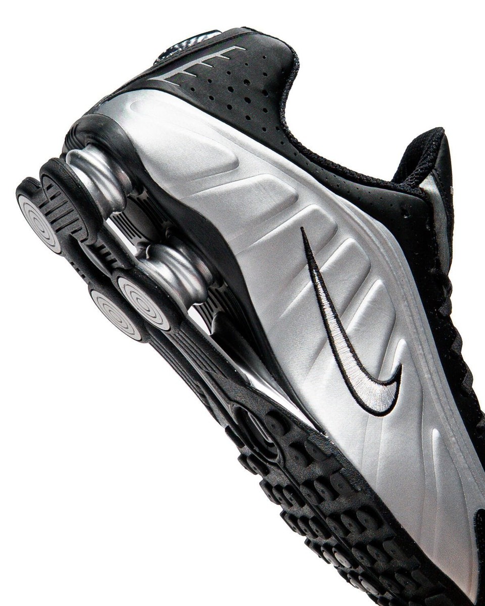Nike Shox R4 Metallic Silver Black HQ1988-007 Men's Size New | eBay