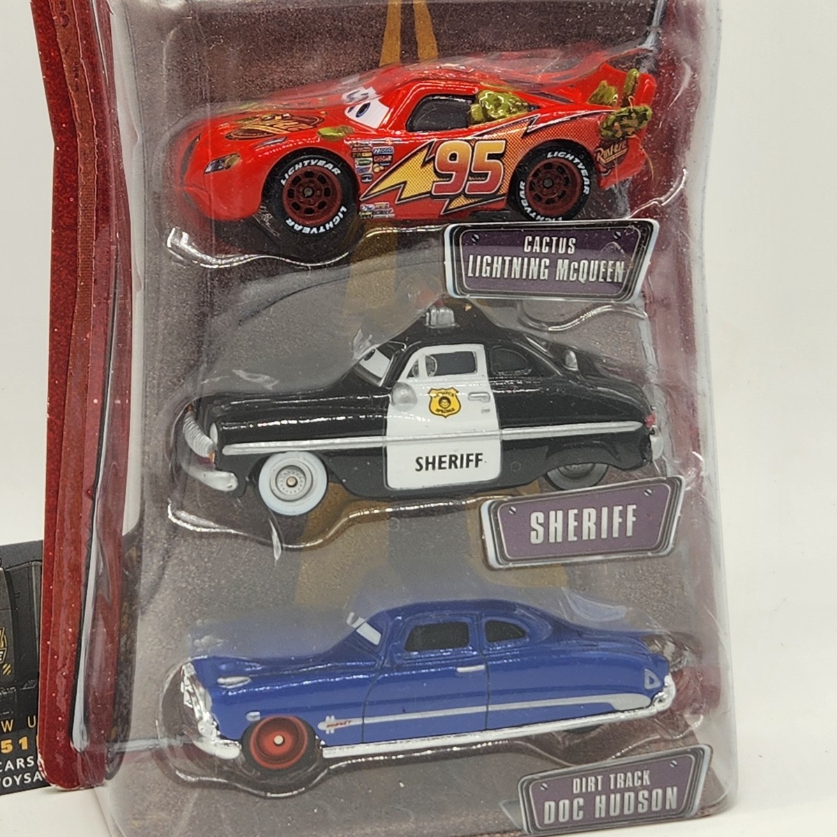 ディズニー スクルージ・マクダック ヴィンテージカー Rare Disney Pixar World of Cars Dirt Track Gift Pack Cactus