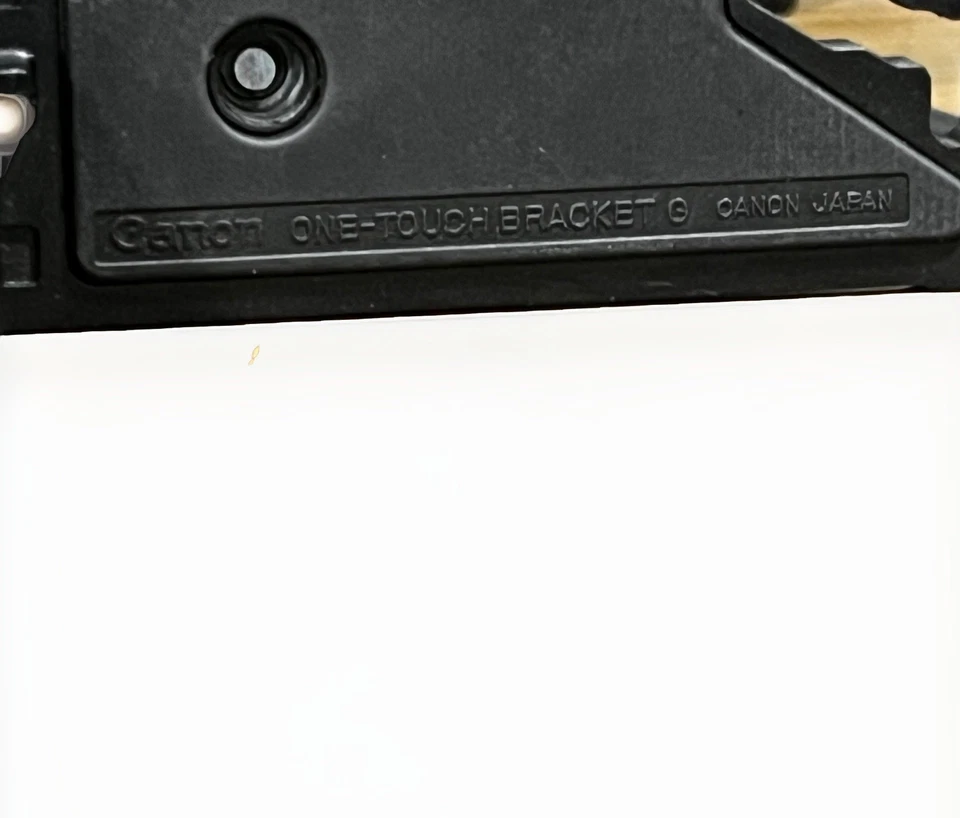 Canon Speedlite 577G Handle Mount Flash Kit w Sensor,Bracket & 24mm Wide adapter - Image 3 of 4