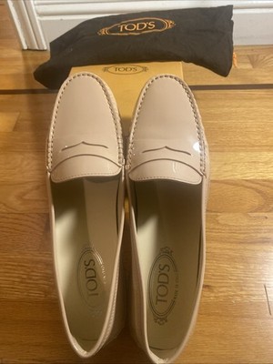 Tod's Women Moccasin Beige Leather. Made In Italy. New. Size 41 1/2. US 10 1/2.