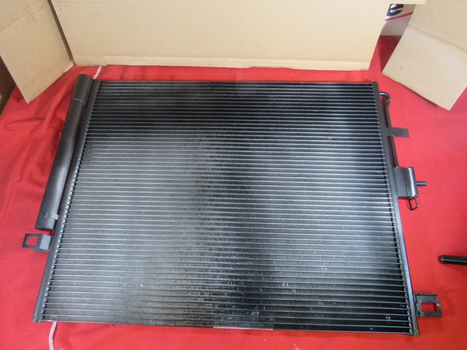 2015-2020 DODGE DURANGO AC Condensador NOVO FABRICANTE DE EQUIPAMENTO ORIGINAL MOPAR - Imagem 2 de 4