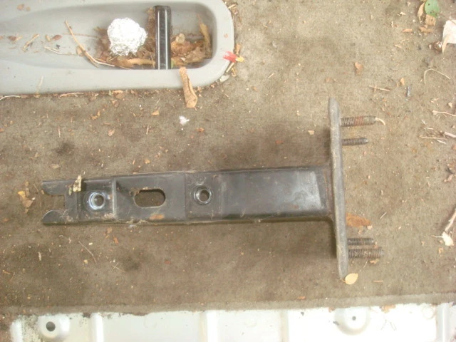 KIA SEDONA 2004 parachoques trasero refuerzo barra de refuerzo amortiguador izquierdo OEM Foto 2 de 3