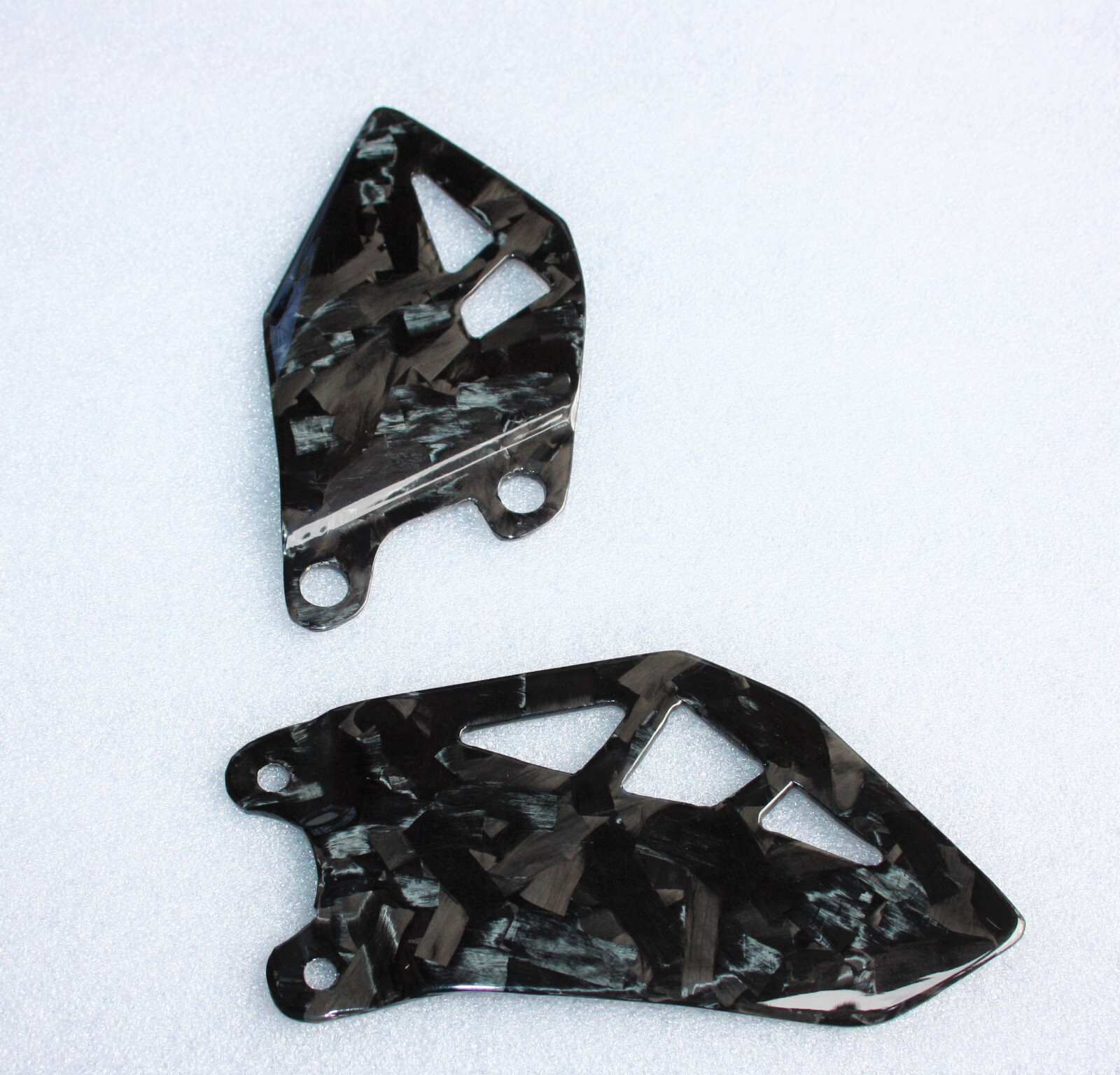 Platines heel plates Kawasaki ZX10R 2025 2026 carbone forgé