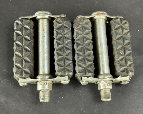 Vintage Schwinn Diamond Waffle Pedals - Picture 7 of 20
