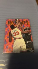SkyBox 1995-96 NBA Hoops Block Party Insert - Patrick Ewing #9 New York Knicks