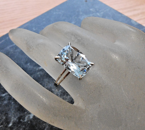 Bague or blanc 18K aigue