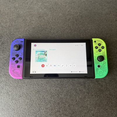 Nintendo Switch mit Splatoon Joy-Cons (NEU)