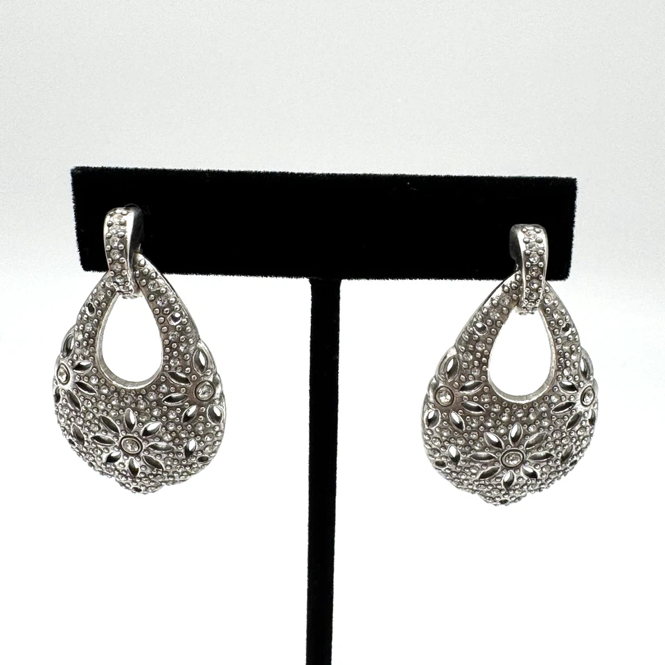 Pendientes Brighton Post Sutherland Fizz lágrima placa de plata acento de vidrio facetado Foto 3 de 4