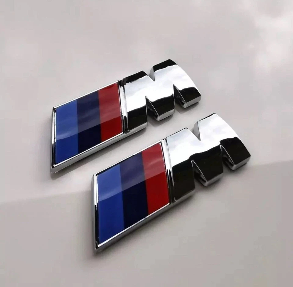 2 Stk. BMW M Emblem Embleme Logo Aufkleber Chrom Kotflügel 45 x 15MM - Bild 1 von 3