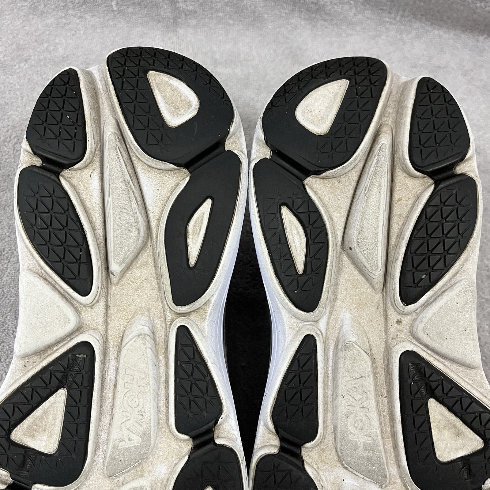 Hoka One One Bondi 8 Mens Black Running Sneaker 1123202 BWHT Sz 12.5 D thumbnail 11