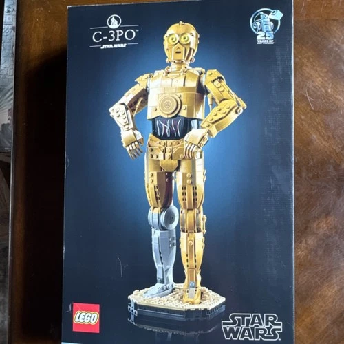 LEGO Star Wars C-3PO 75398 Set, 1138 Pieces, 18+