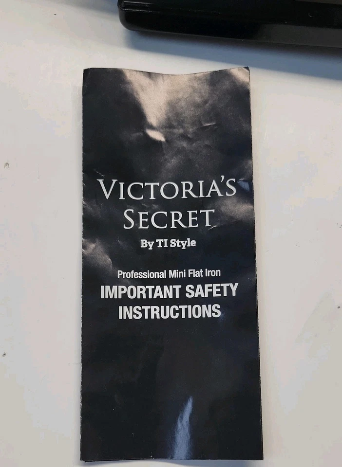 Estuche de Viaje VICTORIA'S SECRET Angel Negro Mini Plano Hierro Cerámica Dorado Brillo  Foto 3 de 4