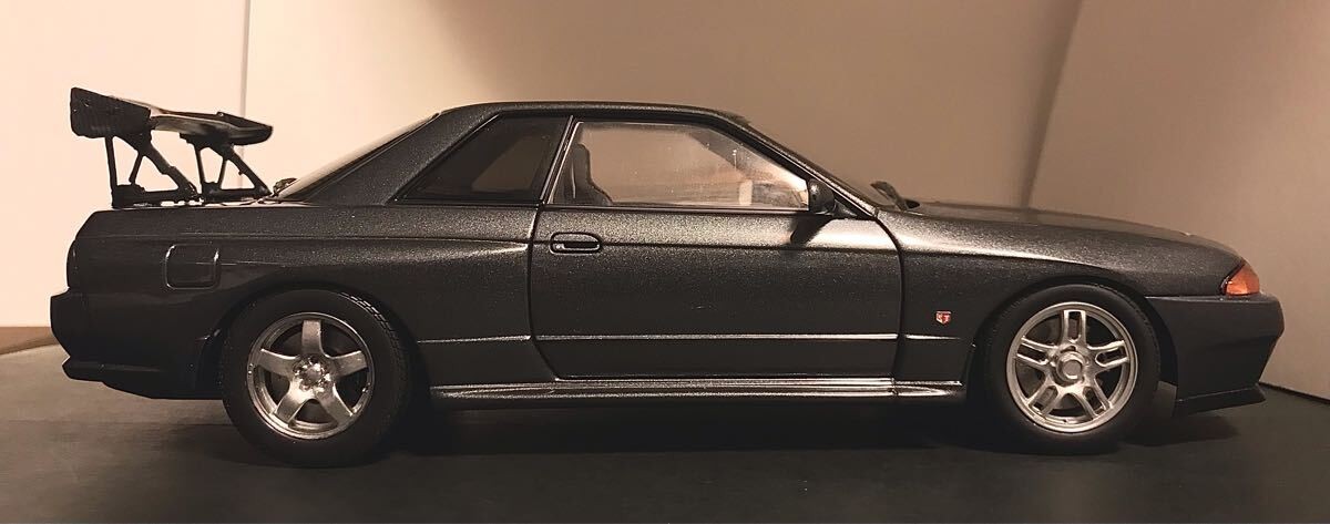 Nissan Skyline GT-R (R32) 1/18 ミニカー 1/18 Nissan Skyline GT-R (R32) Gun Grey Metallic Model Car