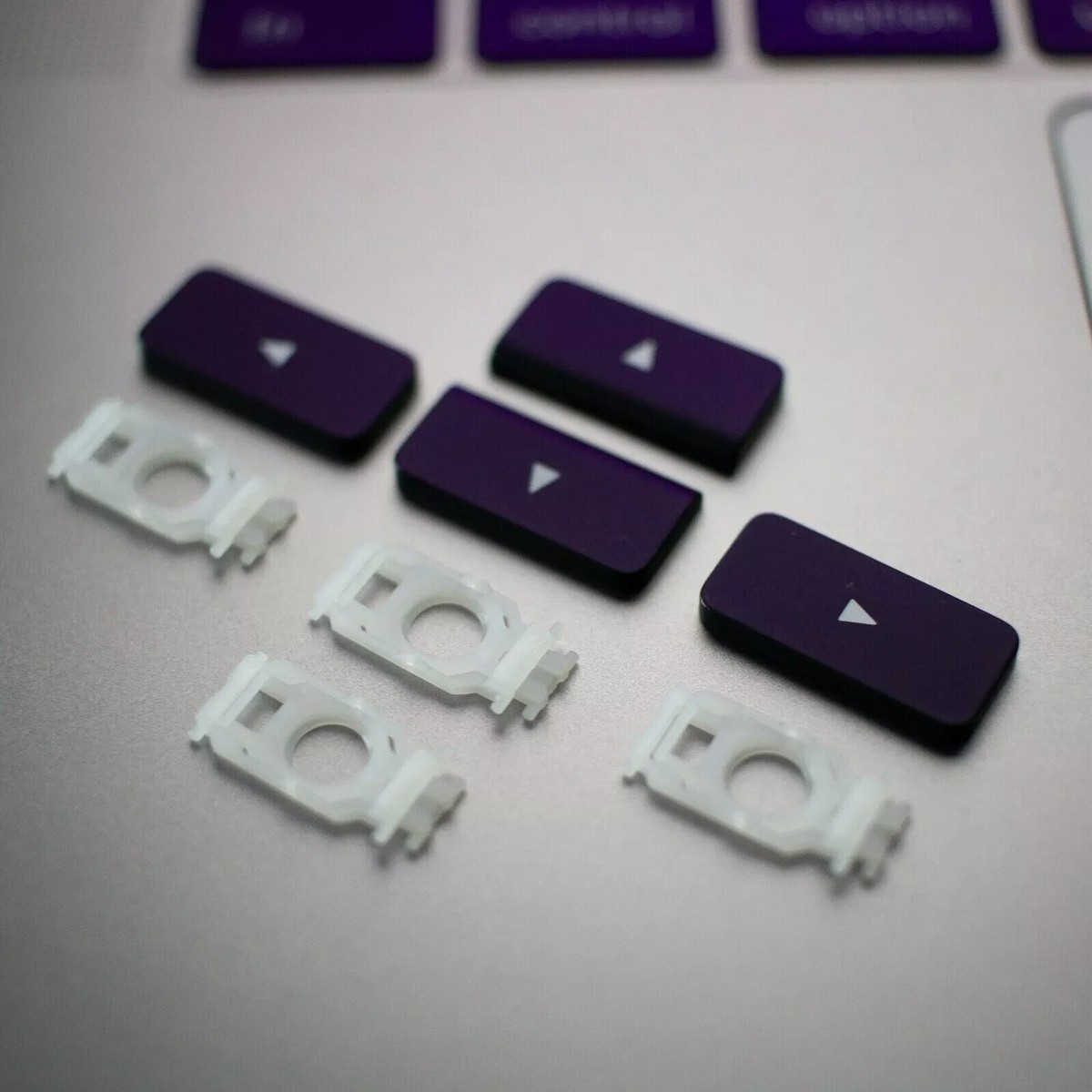 New Arrow Key Cap Hinge Clip For MacBook Pro M1 M2 A2337