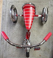 Schwinn lil Sting-Ray Red Tricycle 3-Wheel Chrome Fender Red/White Seat