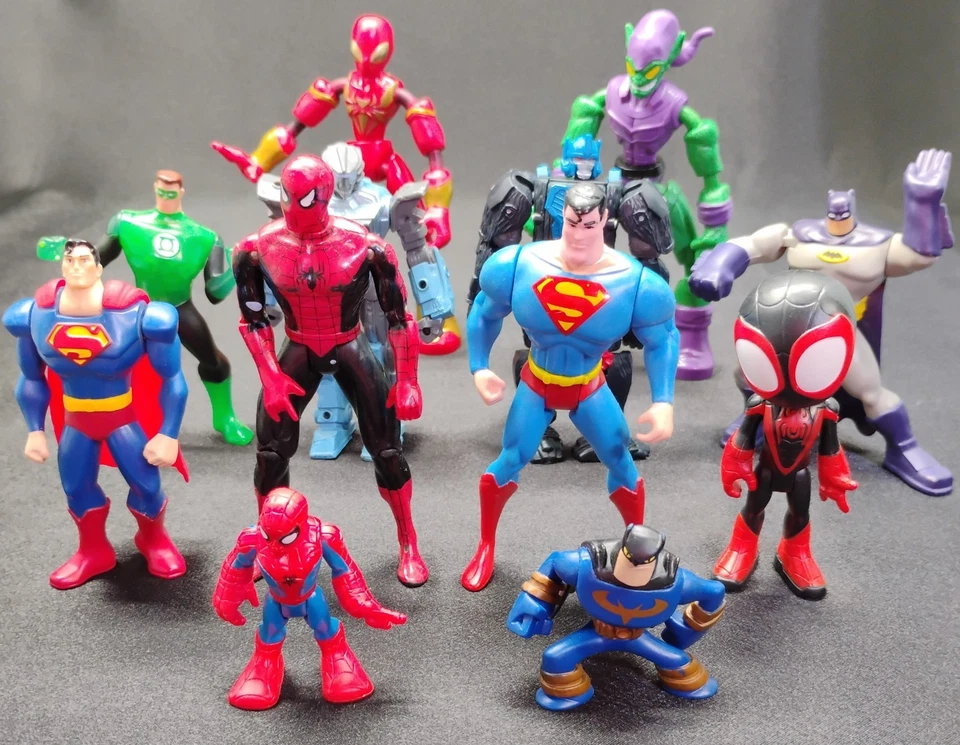 Lote de 12 figuras de acción de superhéroes Marvel y DC Spider-Man, Superman, Batman, Foto 2 de 4