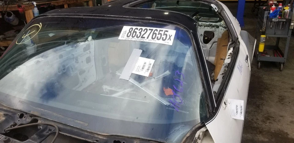 1981 PONTIAC FIREBIRD TRANS-AM WINDSHIELD GLASS Foto 2 de 4