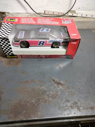 1/24 Revell NASCAR 1992 #8 Snickers Candy Bar Ford Thunderbird  - Imagen 1 de 5