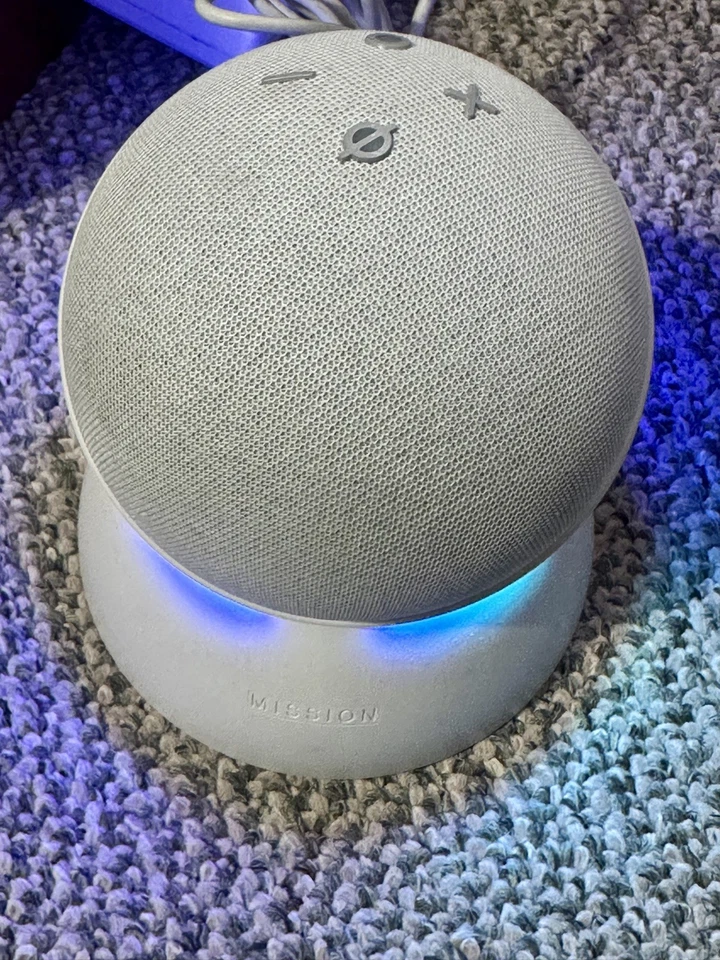 Amazon Echo Dot (4th generation) Smart speaker with Aleza & Mission Battery Base - Image 4 of 4
