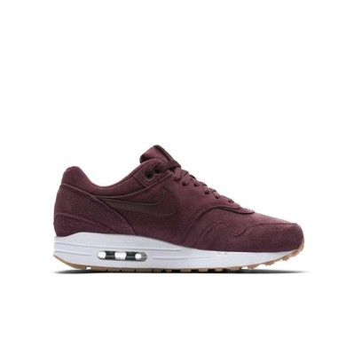 burgundy nike trainers
