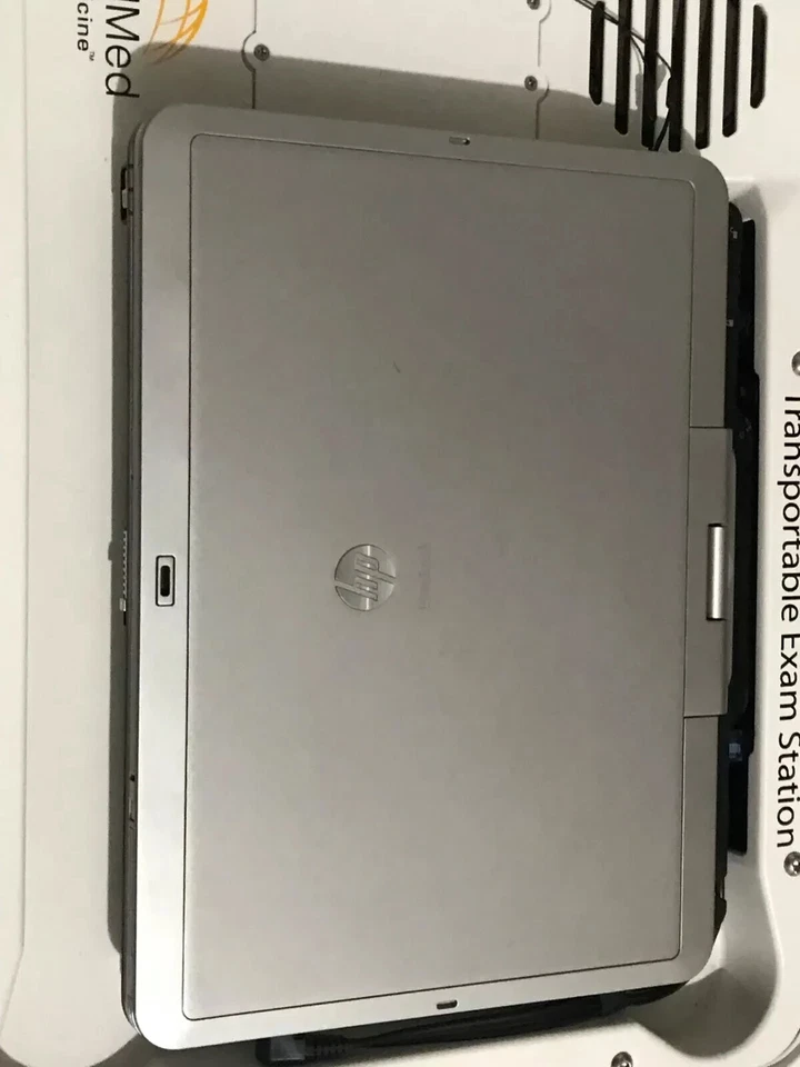 Sistema de estación de examen de signos vitales telemedicinales de transporte de video móvil GlobalMed Foto 2 de 4