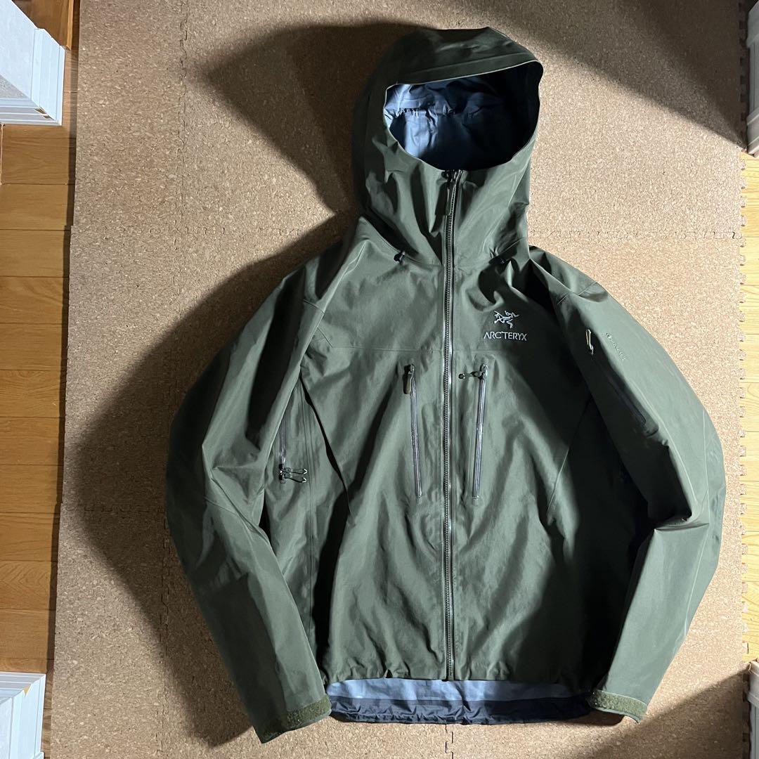 美品アークテリクスアルファSV メンズL カーキarc'teryx