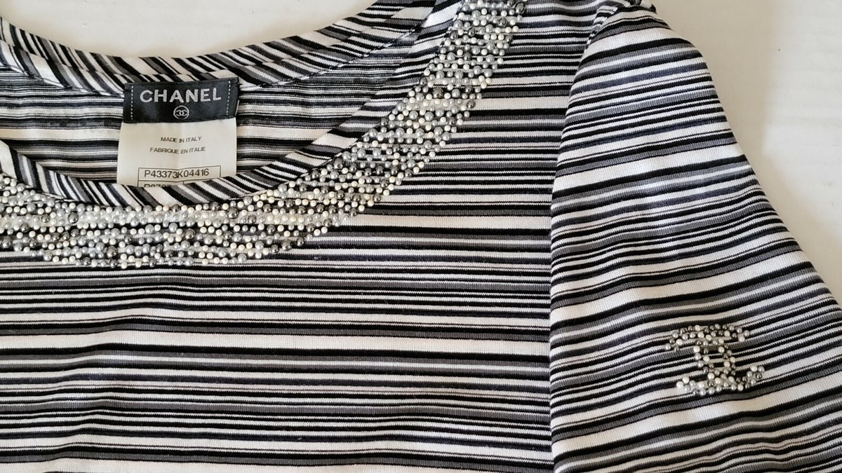 AUTH RARE CHANEL COTTON CC LOGO SHORT SLEEVE T-SHIRT PEARL ACCENT