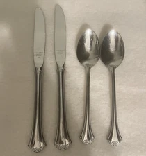 Reed & Barton Country French Stainless 2 Soup Spoons & 2 Knives Lot of 4 Japan