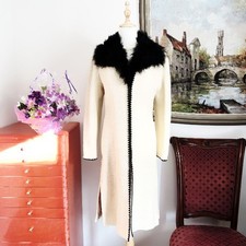 Extremely beautiful item CHANEL Tweed coat bicolor long fur collar
