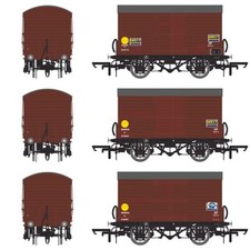 Accurascale ACC2049 SR Banana Van D1478  British Railways (1961 on) TriplePack 