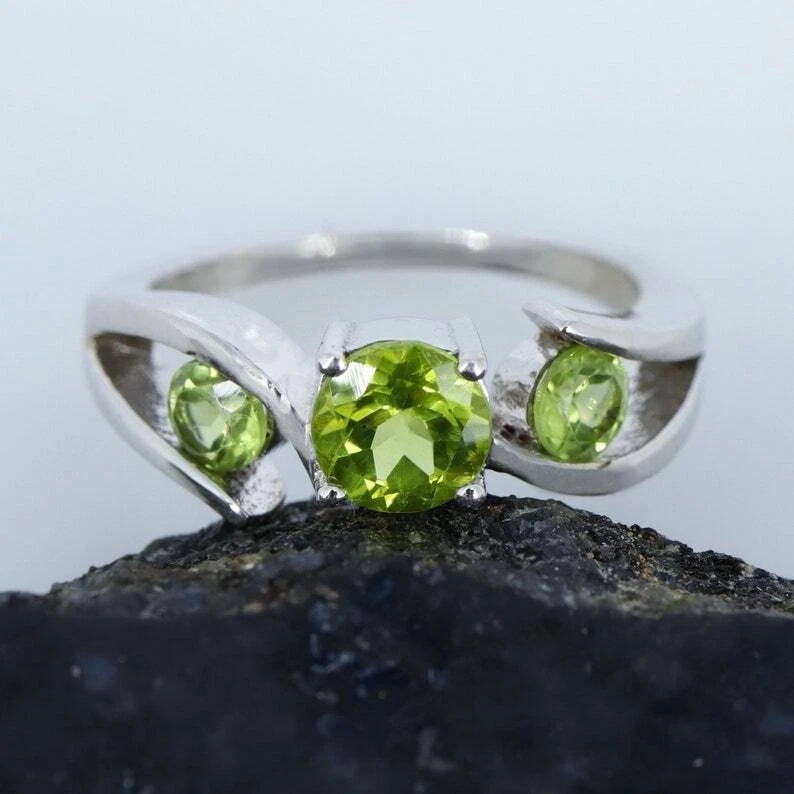 Natürlich Peridot Drei Stein Handgefertigt Ring 925 Sterlingsilber Ring y268 - Bild 2 von 4